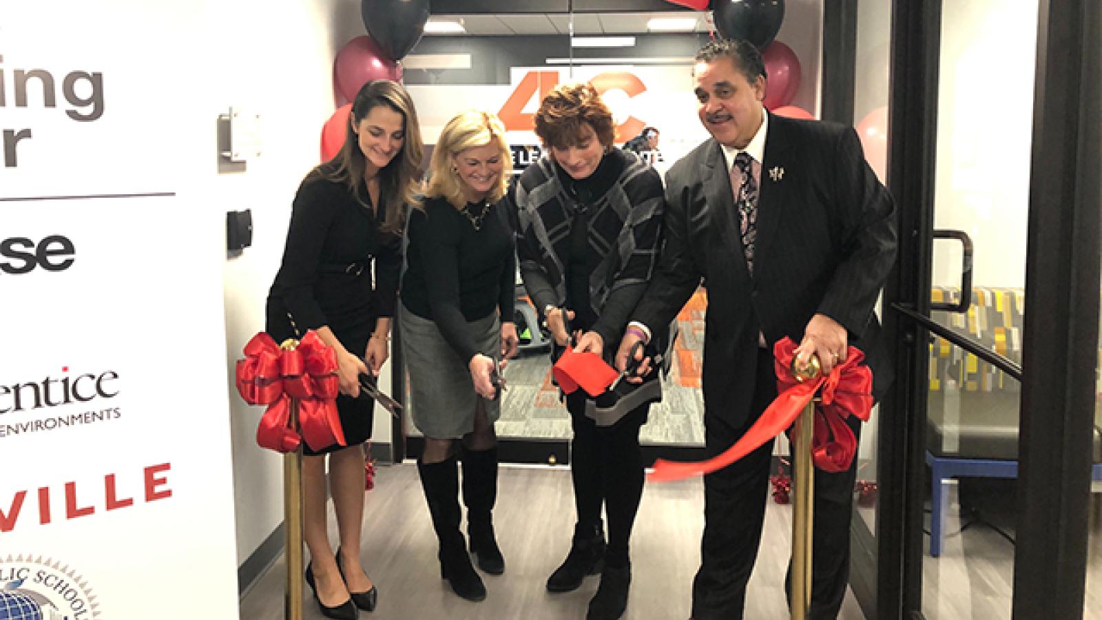 DâYouville, da Vinci Host Ribbon Cutting for Active Learning Center Classroom