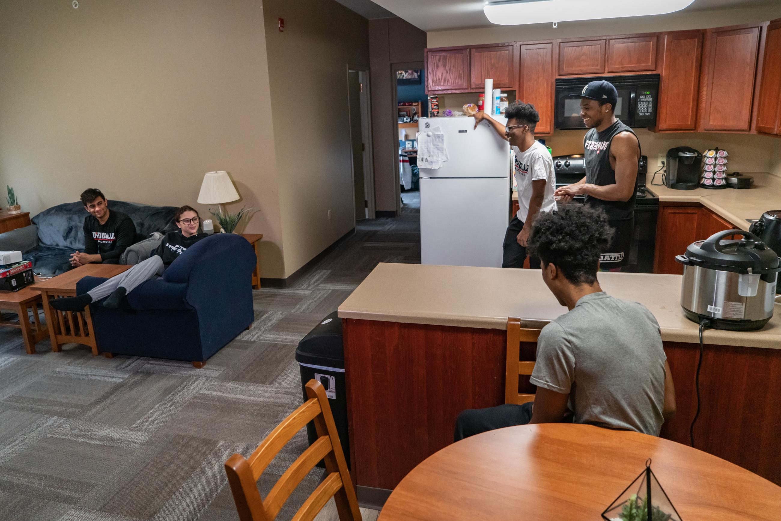 Apartment Complex DYouville