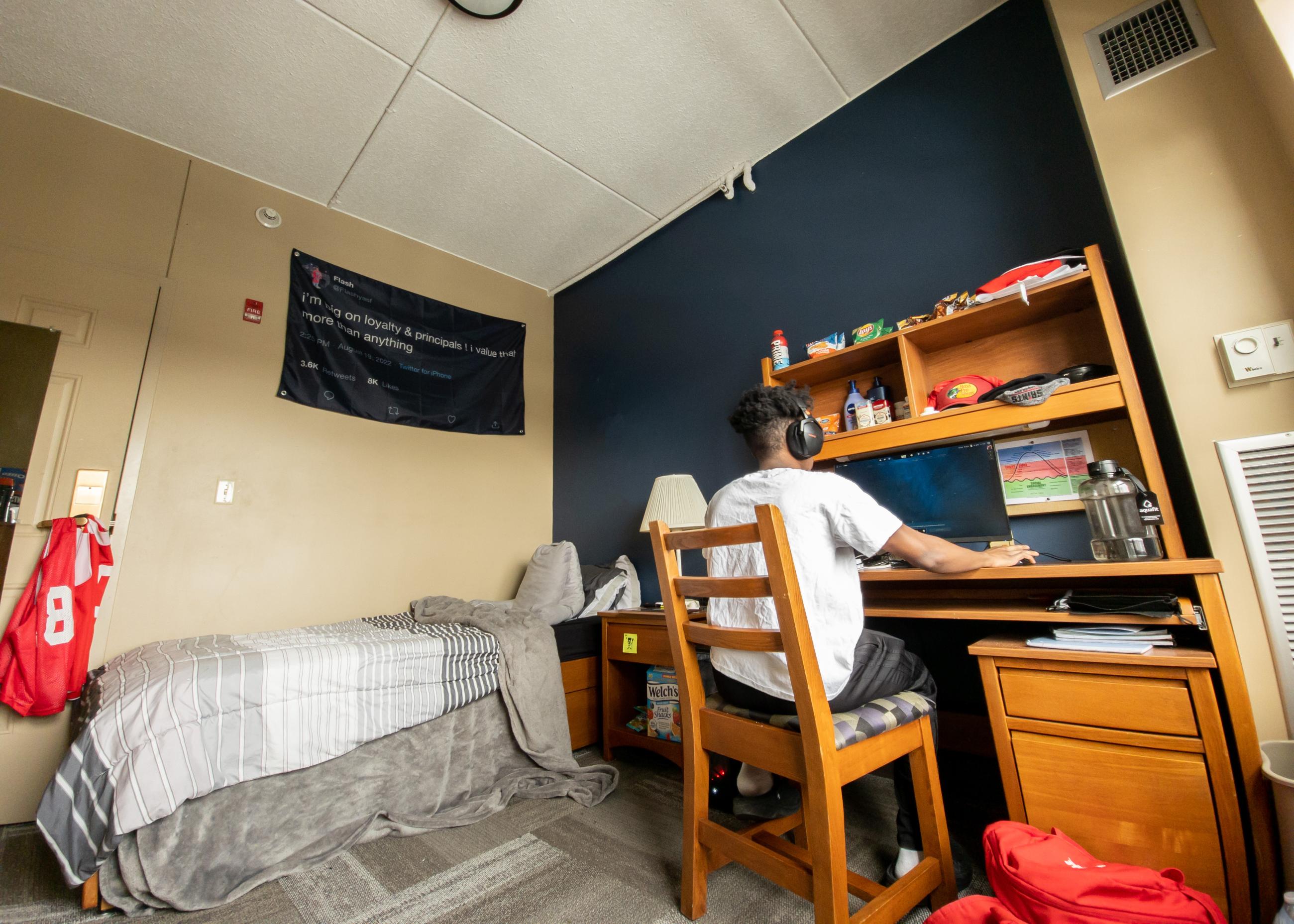 Apartment Complex DYouville