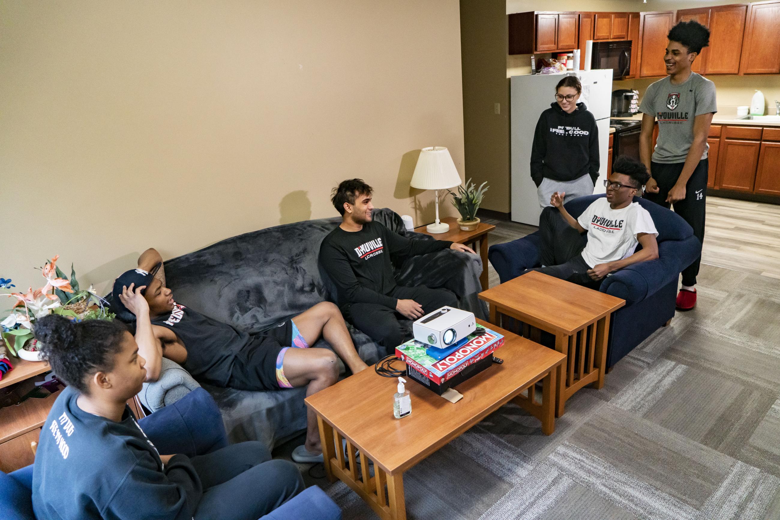 Apartment Complex DYouville