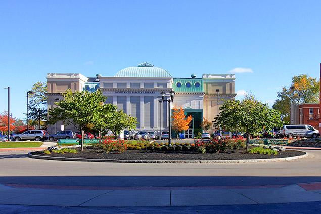 Exterior of the Fargo Circle Library.