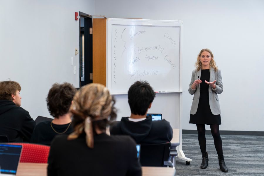 Kathleen Burke Lecturing Business Class at DYU