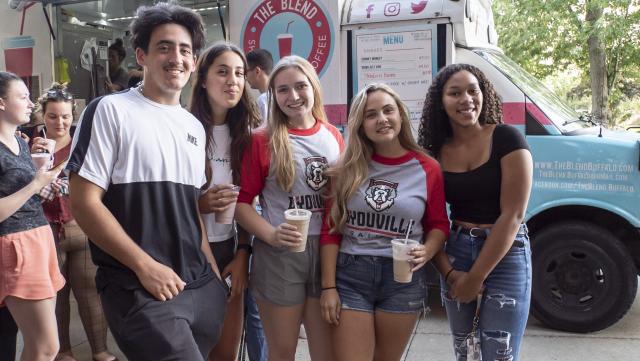 Students at Food Truck